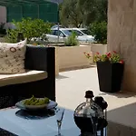 Malo *